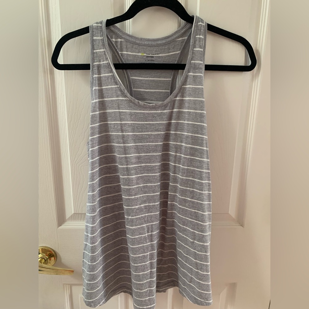 ✨5/$25✨Tek Gear racer style tank top size large